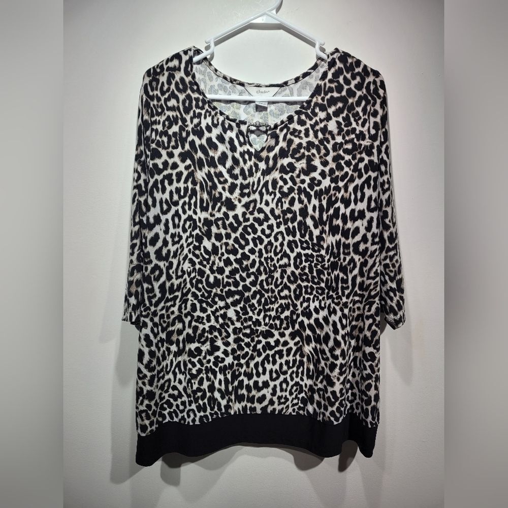 Cj banks woman's leapord print top